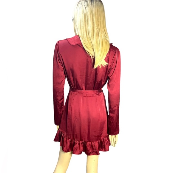 Lovers + Friends Satin wrap dress - Picture 3 of 9